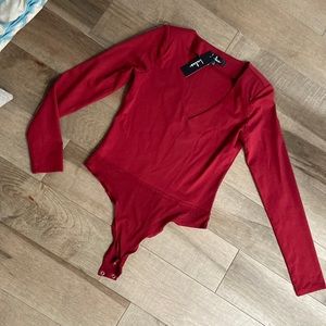 NWT Lulu’s long sleeve bodysuit, size S, v neck, small shoulder pads